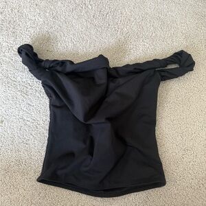 Peppermayo off the shoulder